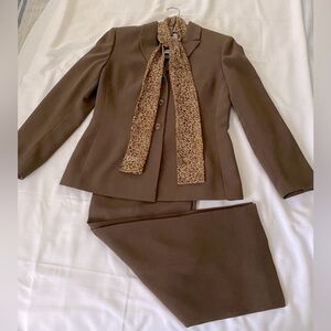 Petite pants suit with scarf